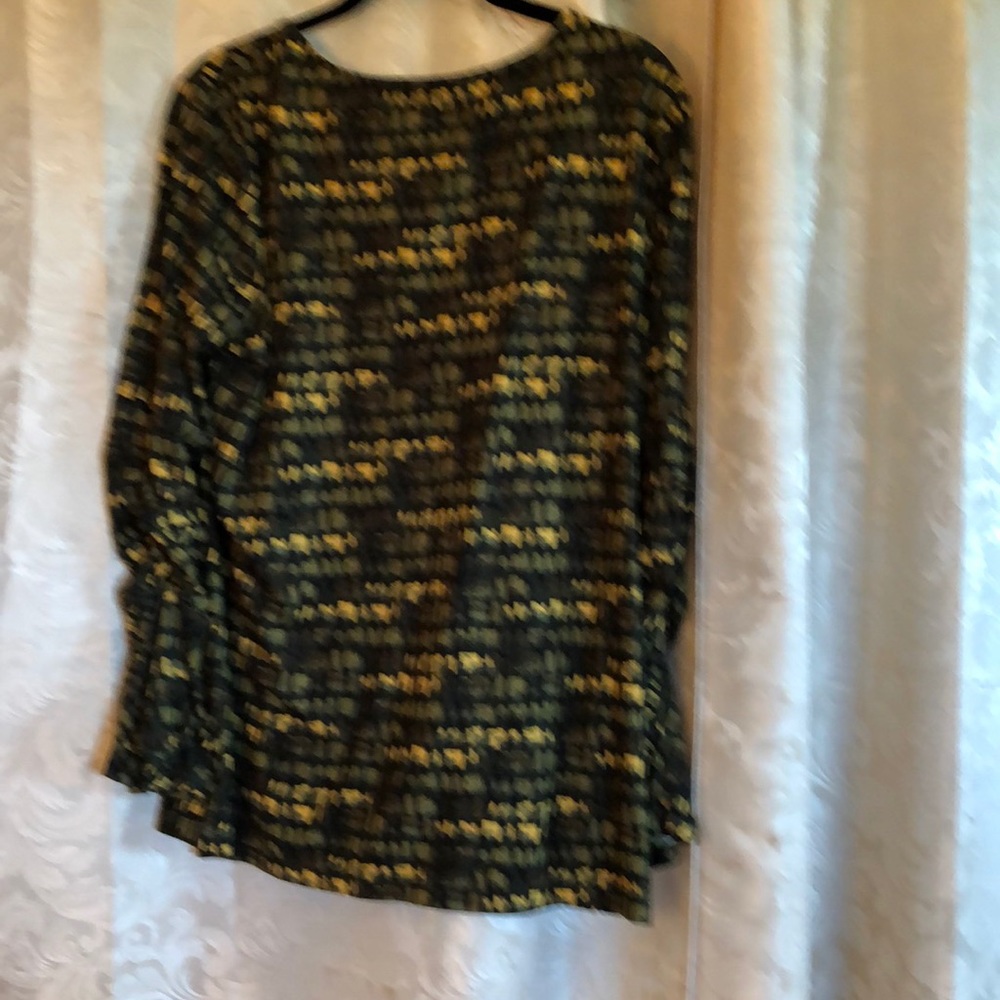 Susan Graver Top - Picture 4 of 5